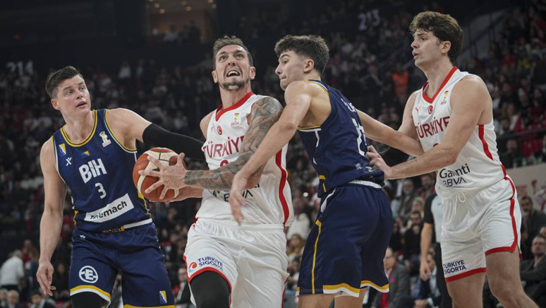 12 Dev Adam galibiyetle başladı! Türkiye, Bosna Hersek'i 93-71 mağlup etti - Resim : 2