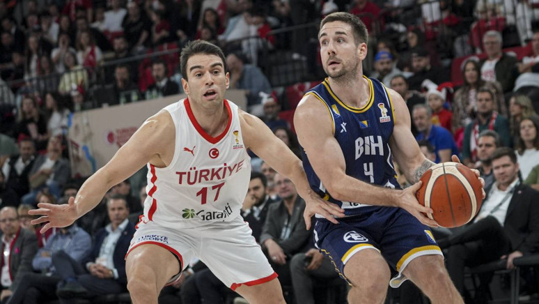 12 Dev Adam galibiyetle başladı! Türkiye, Bosna Hersek'i 93-71 mağlup etti - Resim : 1