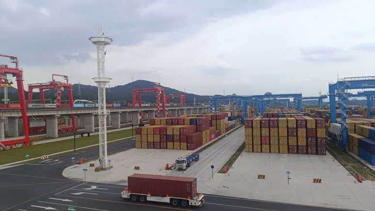 Yiwu'nun Üç Yüzü - Resim : 1