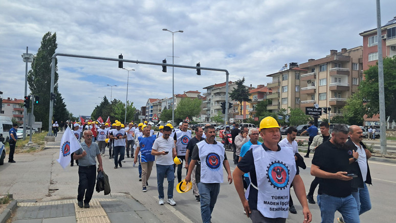 Madenci Ankara’ya yürüyor - Resim : 2