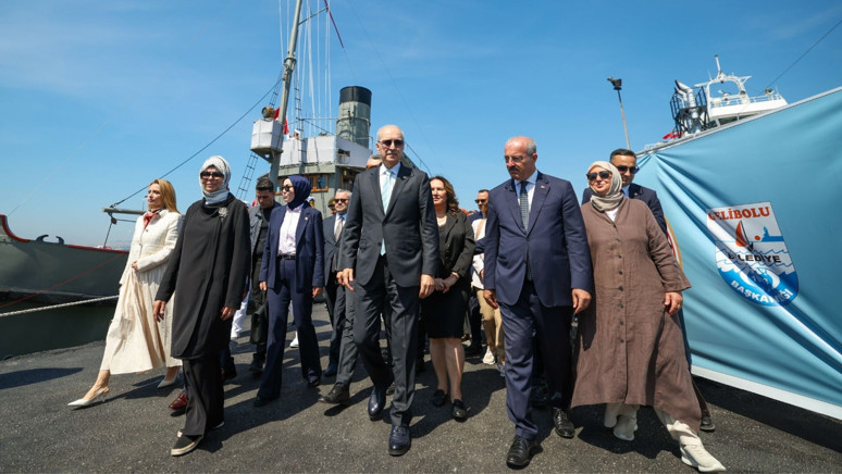 Çanakkale Boğazı’nda tarihi sefer! Gelibolu’da 672’nci yıl coşkusu - Resim : 1