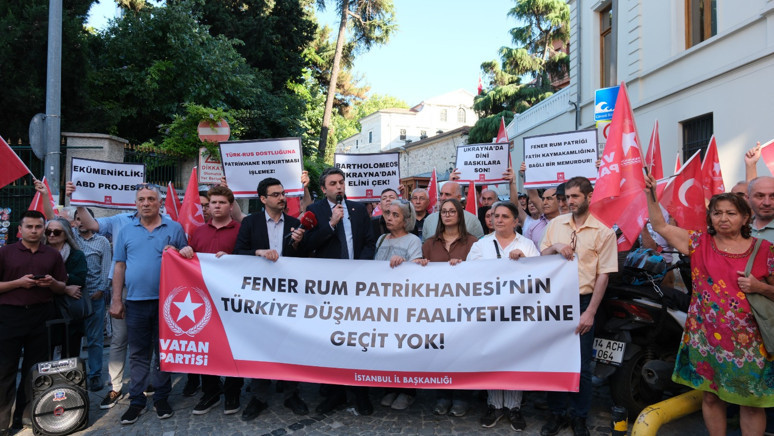 Vatan Partisi Fener Rum Patrikhanesinin Ukrayna bağlantılı ilişkilerini açıkladı! 'Amaç Türkiye'yi tehditlere karşı yalnız bırakmak' - Resim : 2