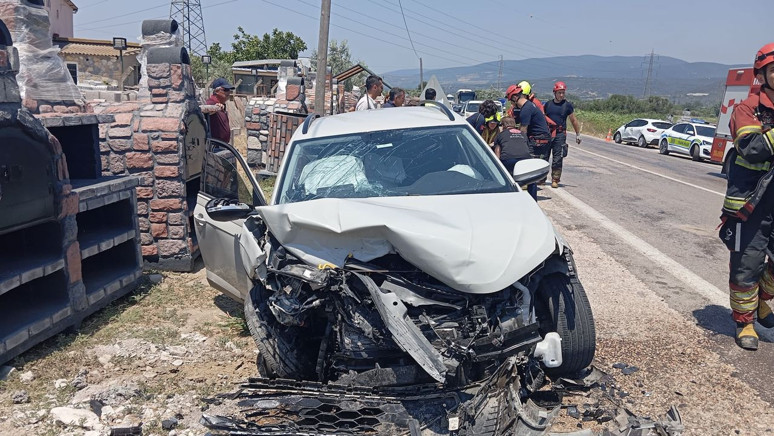 Bandırma-Erdek karayolunda kaza: 1 kişi öldü, 2 kişi yaralandı - Resim : 1