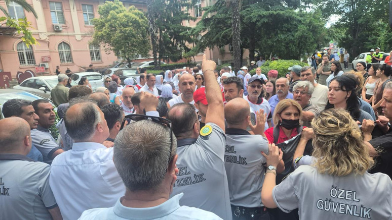 Çapa'da yemekhane işçileri: ‘Ortada bırakıldık, yönetim sorumluluk almıyor’ - Resim : 2