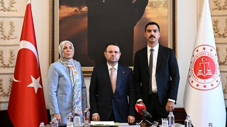 Bakan Gürlek’ten Muhsin Yazıcıoğlu açıklaması: ‘Bu cinayeti çözmek bizim boynumuzun borcu’ - Resim : 1