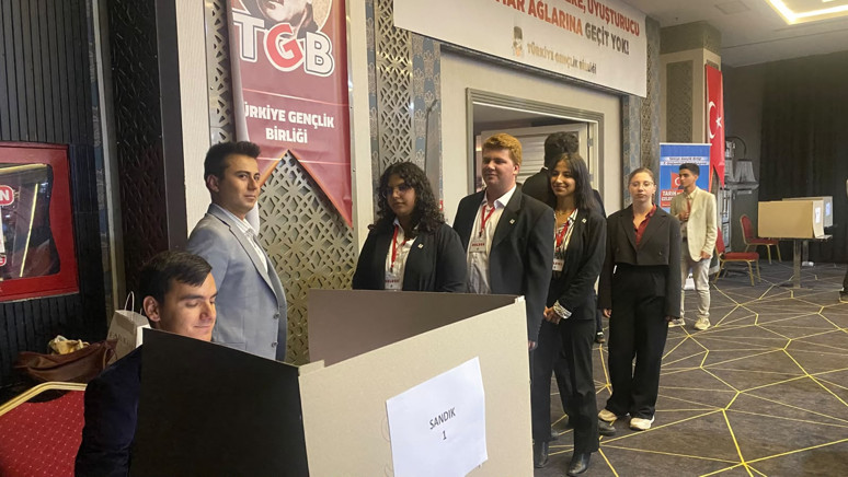 TGB’nin Yeni Genel Başkanı Mirza Çelik oldu: ‘Türk gençliği mürit olmaz’ - Resim : 3