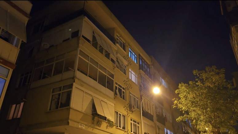 İstanbul'da 4 katlı bina tahliye edildi: Sokağa şerit çekildi! - Resim : 1