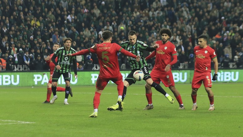 Kocaelispor, Amed Sportif Faaliyetler'i 1-0 yendi - Resim : 1