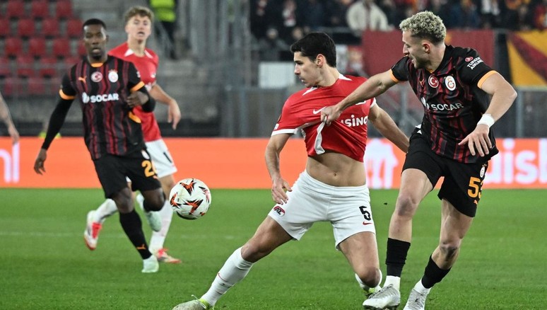 Galatasaray - AZ Alkmaar maçının hakemi belli oldu! İşte karşılaşmada düdük çalacak isim - Resim : 1