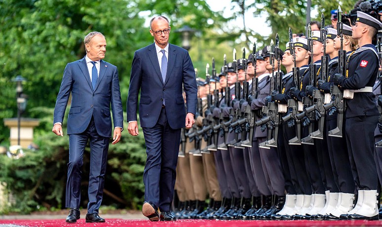 Şansölye ilk ziyaretini Paris ve Varşova’ya yaptı! Macron ve Merz Avrupa'yı savaşa hazırlıyor - Resim : 3