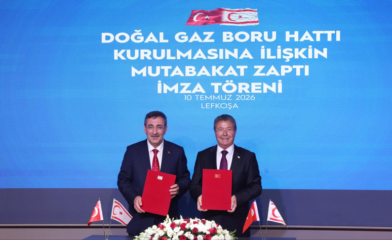 Türkiye ile KKTC arasında gaz hattı için imzalar atıldı - Resim : 1