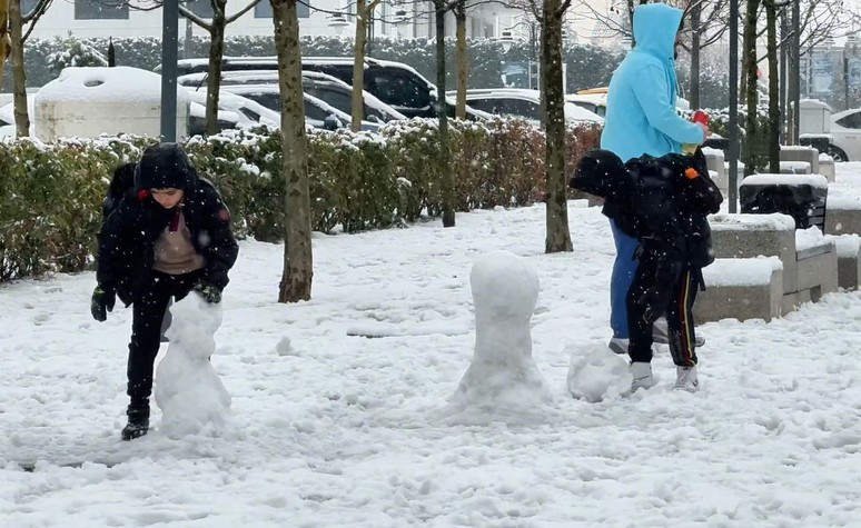 İstanbul'dan kar tatili haberi geldi: 9 ilçede okullar tatil edildi - Resim : 1