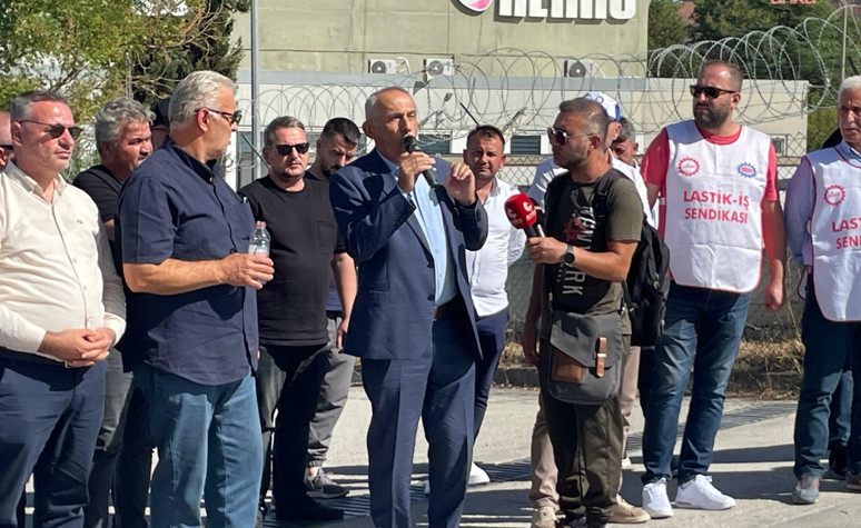 Rehau’da işten atılan işçiler çadır kurdu: Geri adım atmayacağız - Resim : 1