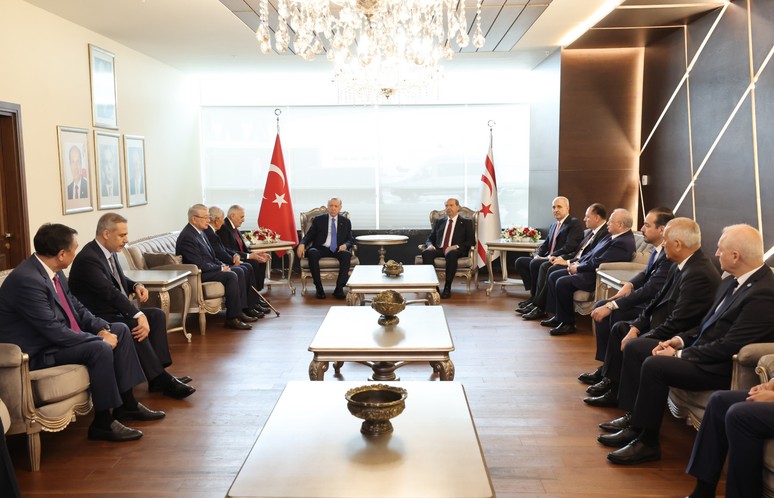 Cumhurbaşkanı Erdoğan: Bu yapı Kıbrıs Türk halkının kararlılığının sembolüdür - Resim : 1