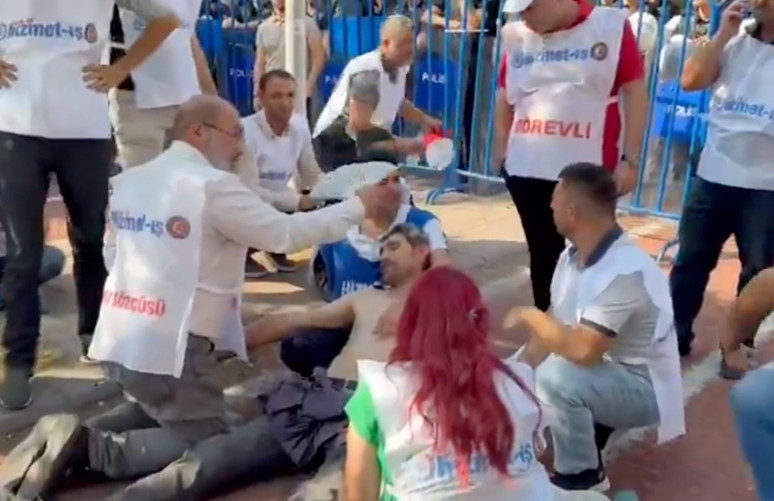 Altındağ’da bir skandal daha! İşçi direnişine bariyerle abluka - Resim : 1