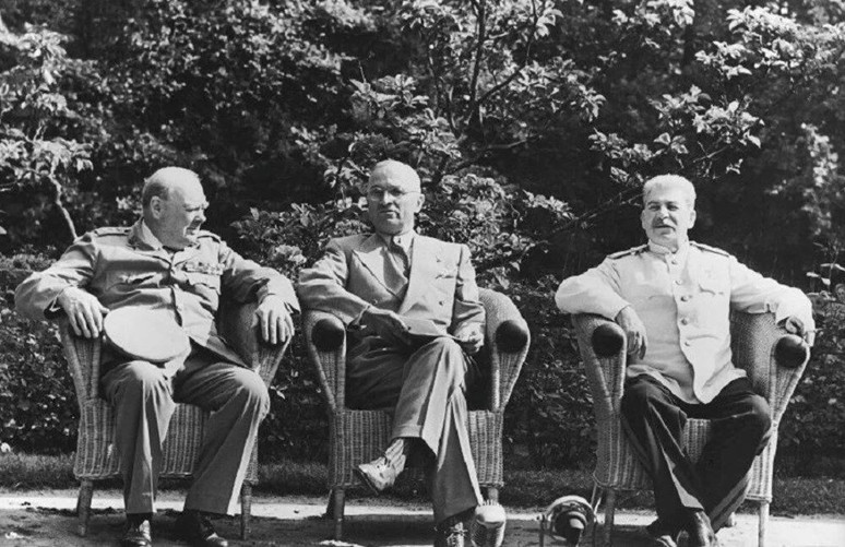 Medvedev'den Batı'ya önleyici saldırı tehdidi: 'Gerekirse Vurmalıyız' - Resim : 1