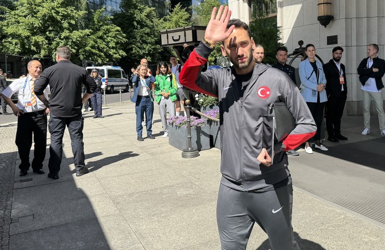 Milli takımımıza büyük destek! Taraftar yalnız bırakmadı - Resim : 1
