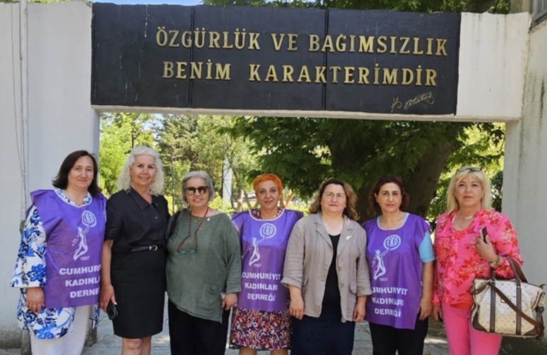 Cumhuriyet Kadınları Derneği şubeleri çok yoğun - Resim : 2