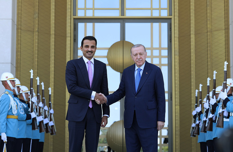 Erdoğan ve Katar Emiri'nin görüşmesi 2,5 saat sürdü... Ekonomik işbirliğini ‘ileri taşıma’ kararlılığı - Resim : 2
