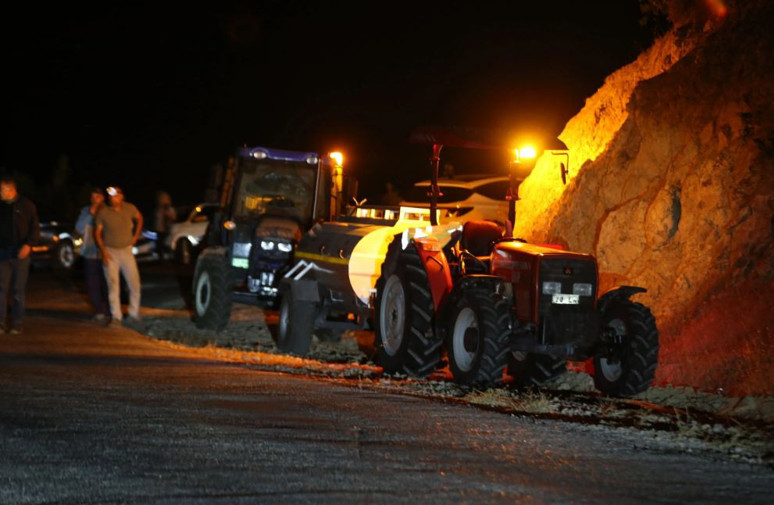 Orman yangınları 4 ili sardı: Köyler tahliye ediliyor - Resim : 1