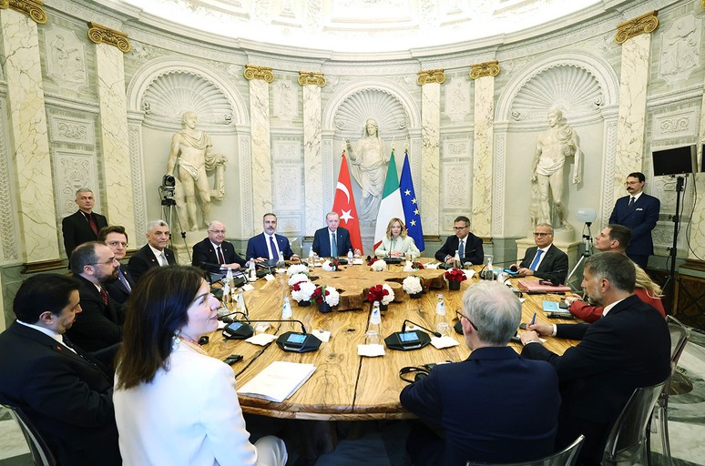 Roma ve Ankara beraber: Avrupa, Asya ve Afrika arasında çok kutuplu bir köprü - Resim : 6