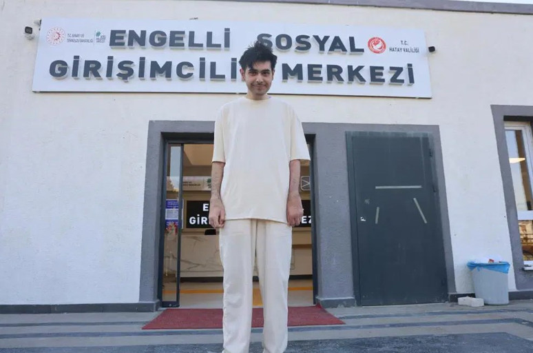 3 yıldır duş almıyordu, evden çıkmıyordu Barış'tan sevindiren haber - Resim : 3