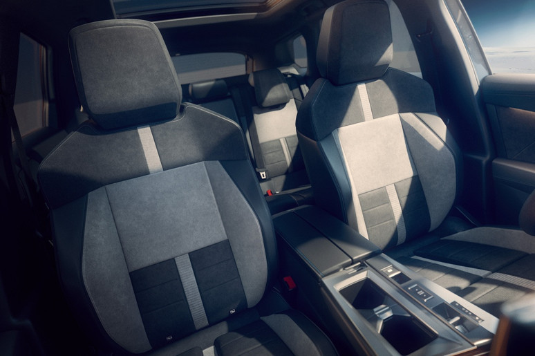 Yeni Opel Grandland Electric AWD Ultimate Tanıtıldı: Dört Çeker, Tam Elektrikli ve 325 HP Gücünde - Resim : 2