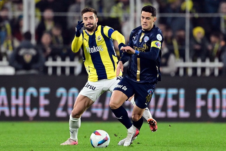 Fenerbahçe, Kasımpaşa karşısında hata yapmadı! Sarı-lacivertlilerden 3-1'lik galibiyet - Resim : 1