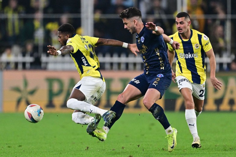 Fenerbahçe, Kasımpaşa karşısında hata yapmadı! Sarı-lacivertlilerden 3-1'lik galibiyet - Resim : 2