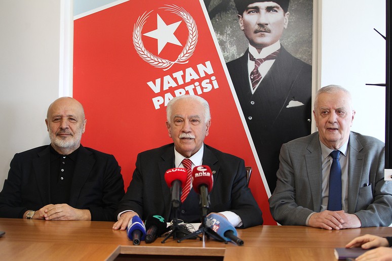 Doğu Perinçek: Suriye'de akan kanı durduracak bir devlet otoritesi oluşturulmalı - Resim : 2
