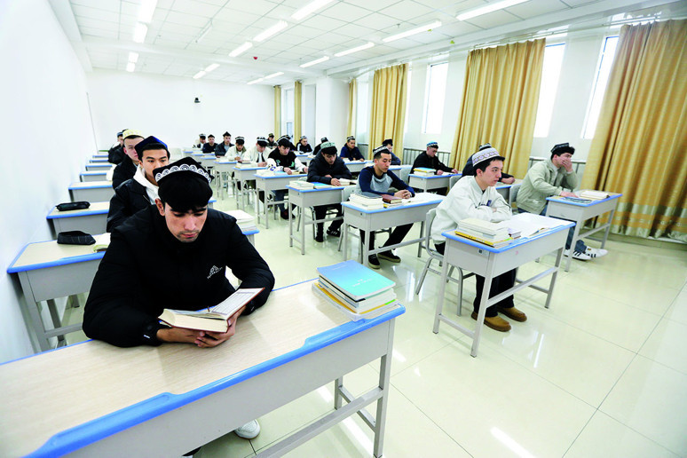 Sinciang İslâm Enstitüsü Rektörü Muhterem Şerif: Enstitümüzde üstün eğitim koşulları var - Resim : 6