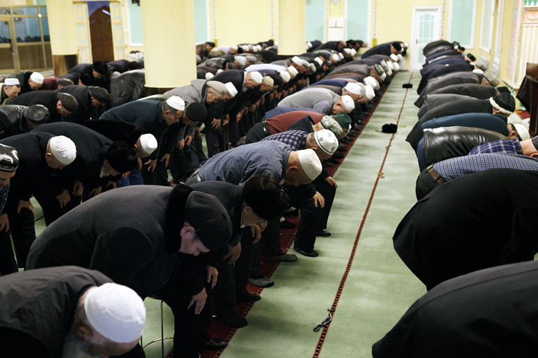 Ak Mescit Camiî İmamı Rahmetullah: Dinimizi özgürce yaşıyoruz inanmayan gelip kendi görsün - Resim : 3