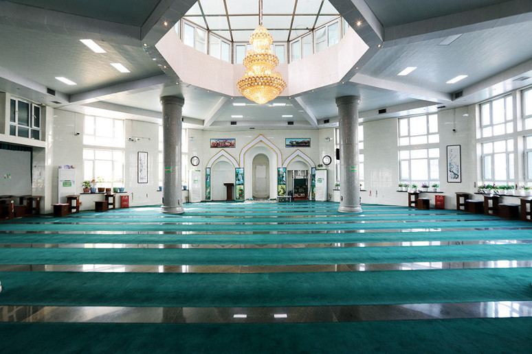 Shan Xi Si Camiî imamları: Her 530 kişiye bir cami düşüyor - Resim : 3