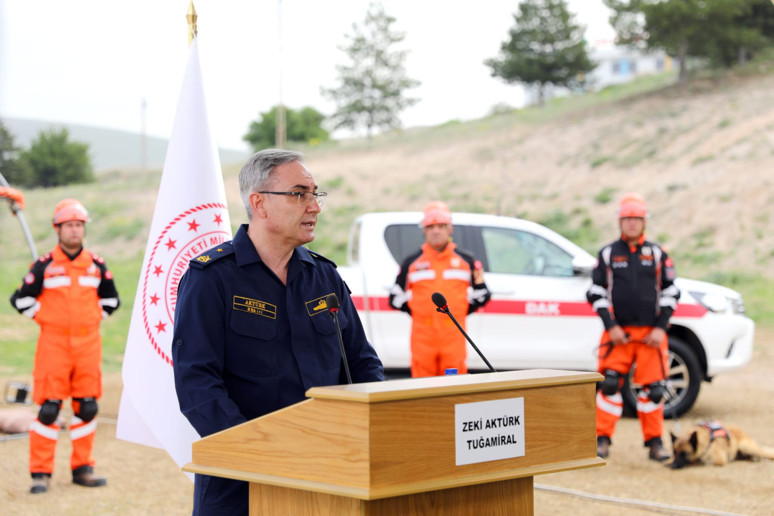 Milli Savunma Bakanlığı duyurdu: 3 PKK’lı daha teslim oldu - Resim : 2