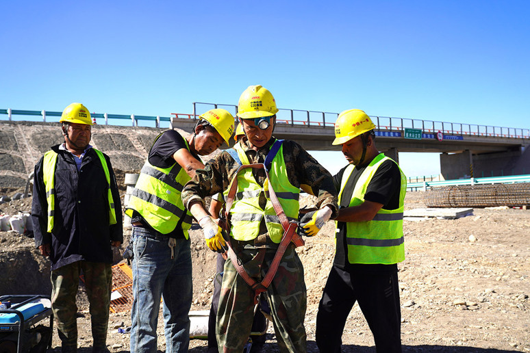 Murat Necmettin’in ‘Yaşayan Haritası’: Turpan'da Karız Kanallarını koruyan 25 yıl - Resim : 5