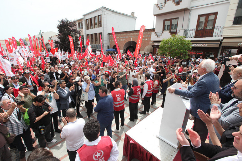 Tatbikatın hedefi Türkiye! Türk basını susuyor Yunan basını yazıyor - Resim : 1