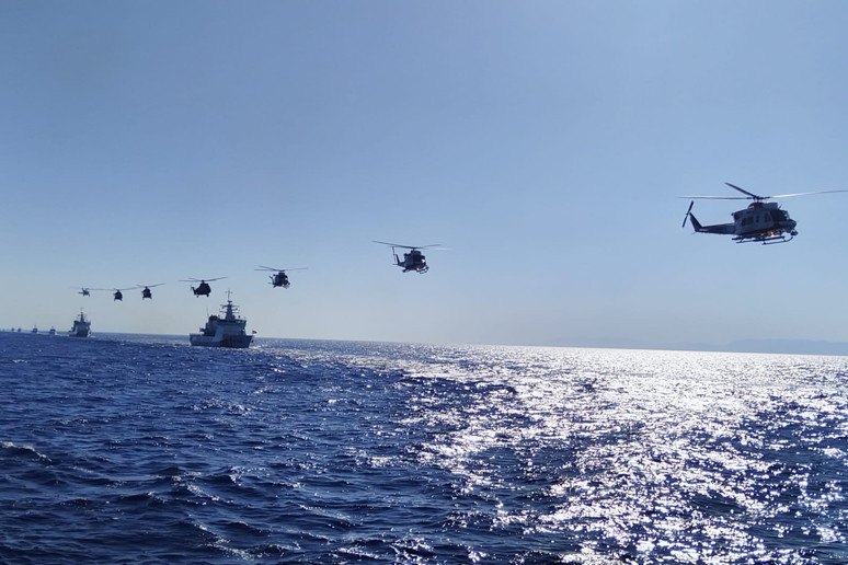 Doğu Akdeniz'de gövde gösterisi! - Resim : 4