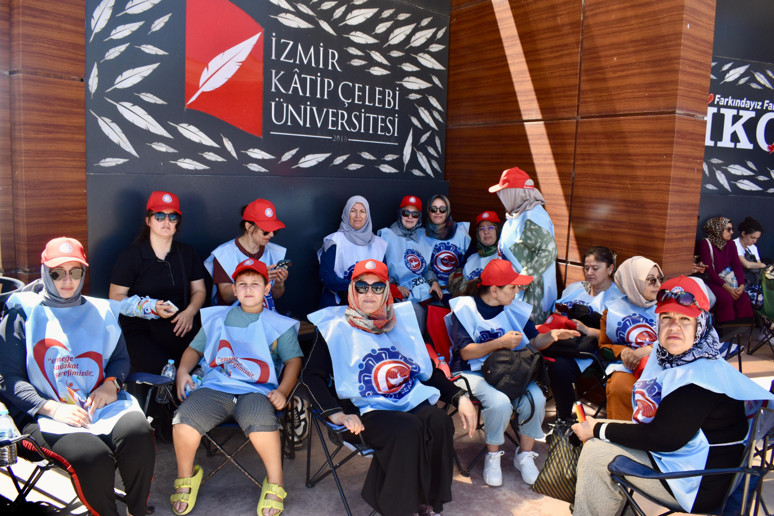 Kamu işçisinden ilk grev geldi - Resim : 1