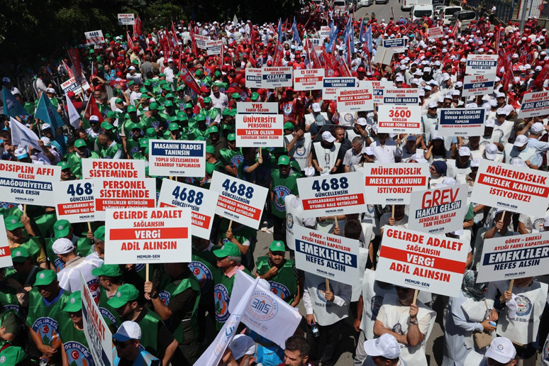 Memur iş bırakmaya hazırlanıyor - Resim : 1