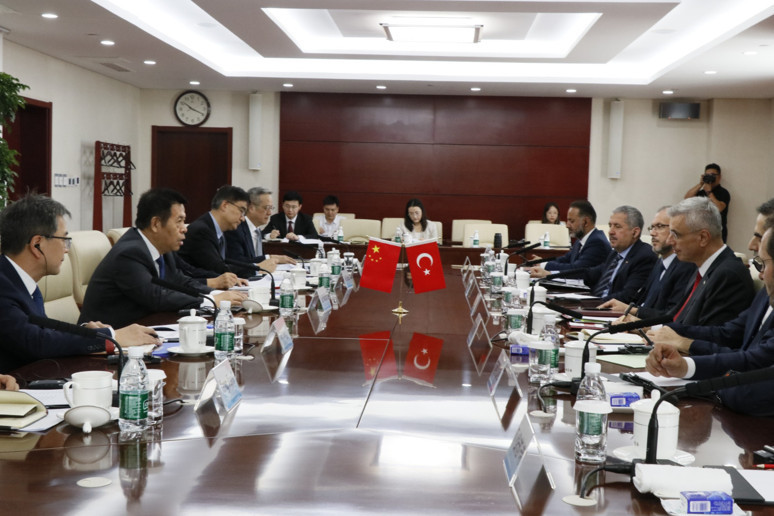 Sağlık Bakanı Prof. Dr. Kemal Memişoğlu Çin'de - Resim : 4