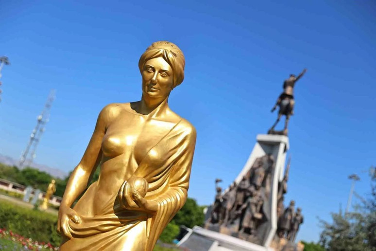 Görkemli sinema şöleninden ilk izlenimler (Altın Portakal Film Festivali Günlükleri #1) - Resim : 1