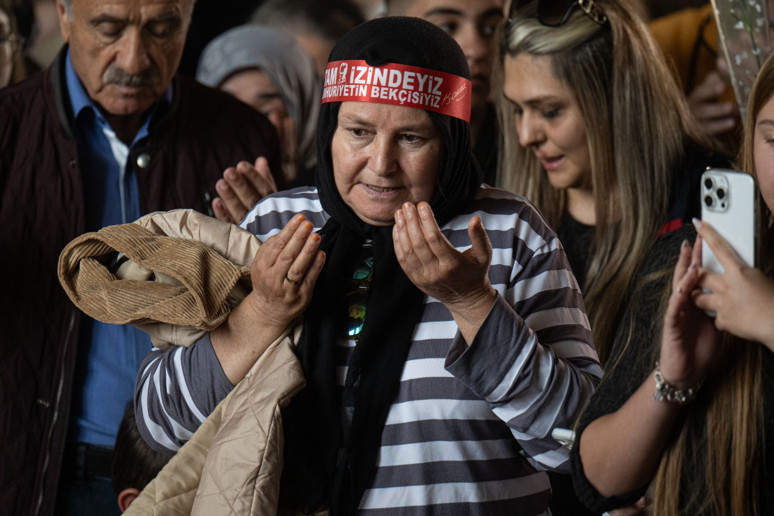 Türk Milleti Ata’sına koştu - Resim : 1