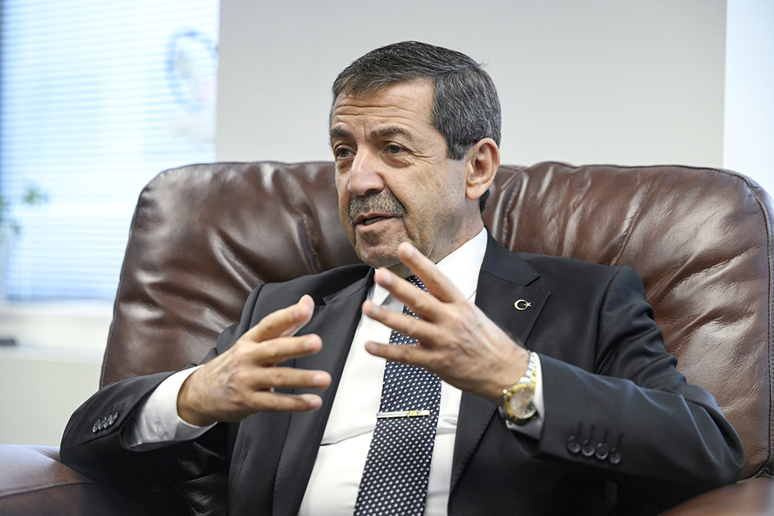 KKTC Dışişleri Bakanı Tahsin Ertuğruloğlu Aydınlık Avrupa’ya konuştu: Fransa-GKRY Askeri Anlaşması yok hükmündedir - Resim : 2