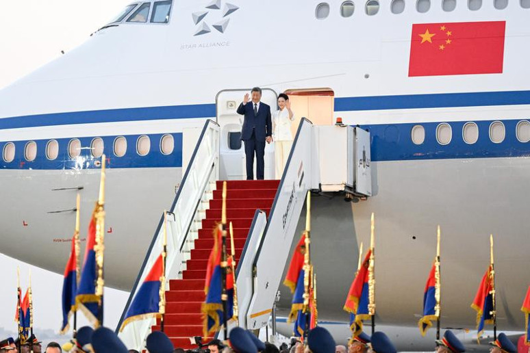 Xi Jinping 10 yıl sonra ilk kez Mısır'da: Kahire'de 70. yıl zirvesi - Resim : 1