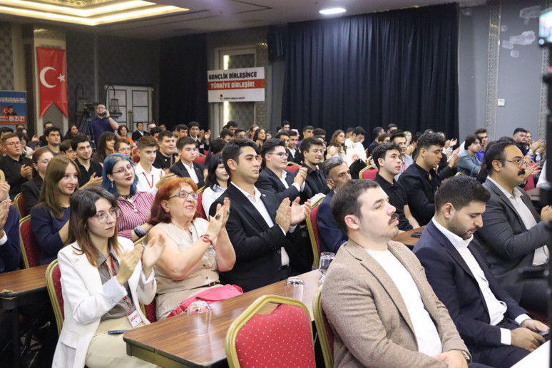 TGB’nin Yeni Genel Başkanı Mirza Çelik oldu: ‘Türk gençliği mürit olmaz’ - Resim : 1
