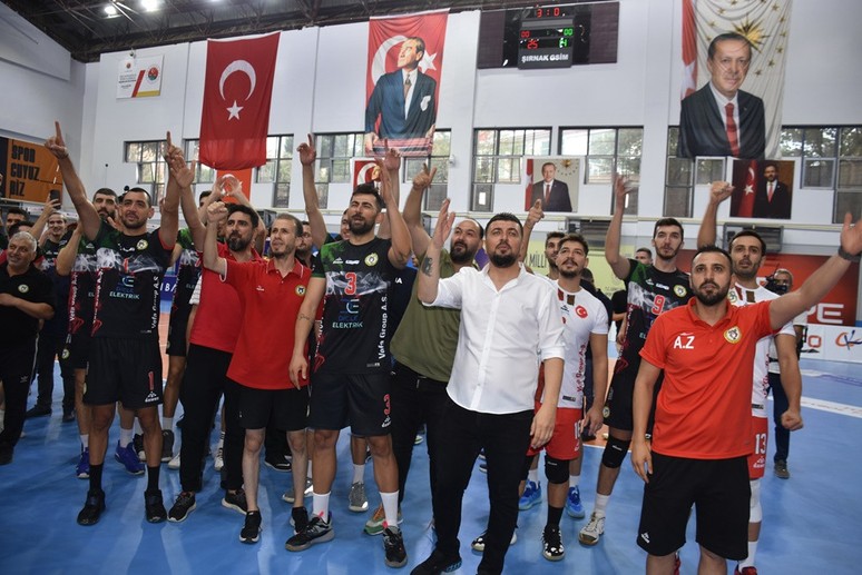 Balkan Kupası şampiyonu Cizre Belediyespor'un başantrenörü Cenk Yılmaz: Cizre’de gündem voleybol - Resim : 2