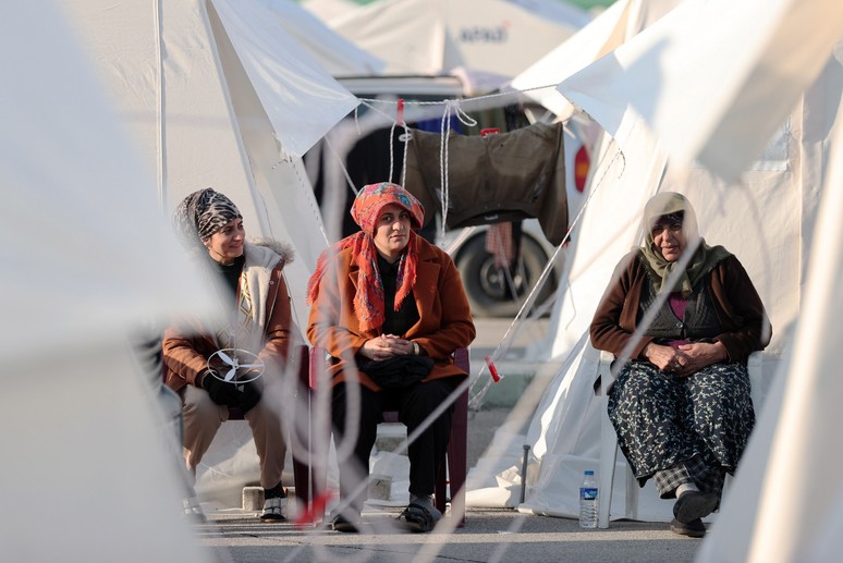 Deprem sonrası ikinci tehlike: Salgına karşı acil önlem alınmalı - Resim : 1