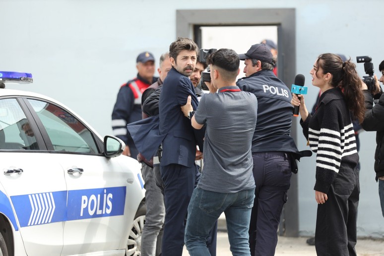 Hande Ataizi ve Aytaç Uşun Taş Kağıt Makas'a veda etti - Resim : 2