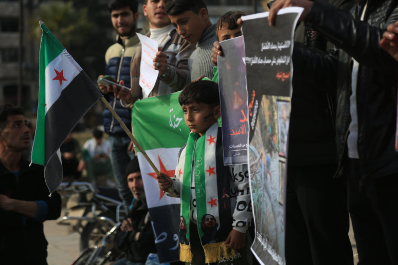 Halep'te Suriyeliler PKK/YPG'yi protesto etti, Şam'ı göreve davet etti! - Resim : 5