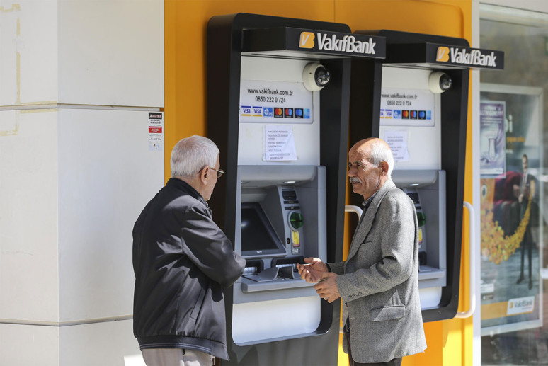 Emekli bayram ikramiyesine bin lira zam! - Resim : 1